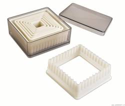 Nylon-Ausstechformen quadrat Wellen Set – 9 Stück