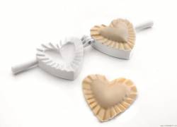 Herzförmige Ravioli-Form mit 10 cm Durchmesser