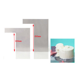 Streichen am Rand und der Oberfläche der Torte