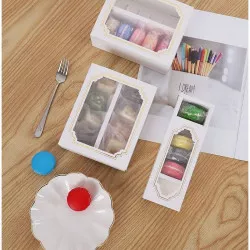 Weiße Macaron-Box mit goldenem Rahmen, 15,5 × 12,5 × 5,2 cm (für 10 Stück)