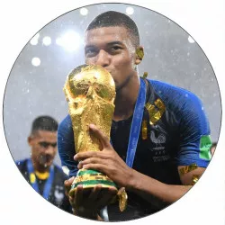 Essbares Papier Kilian Mbappé mit der Siegertrophäe 19,5 cm